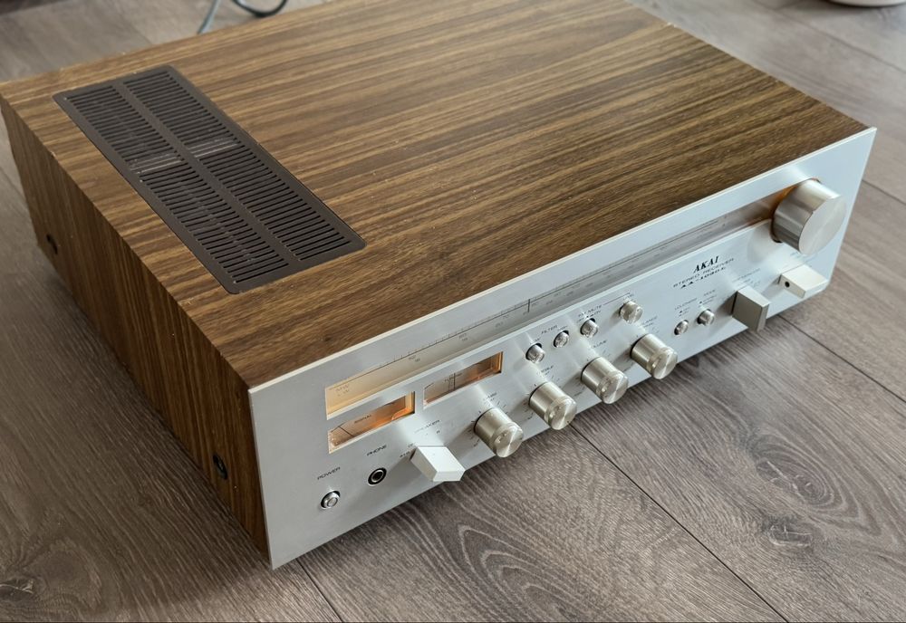 Класически Усилвател AKAI AA-1030