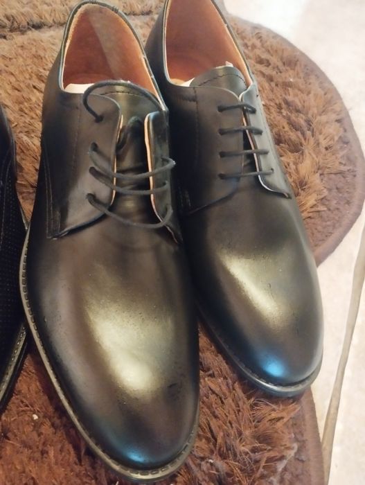 Ghete și pantofi din piele