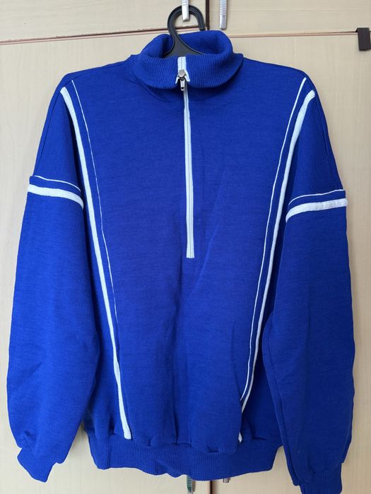 Трикотажный спортивный костюм. Новый.