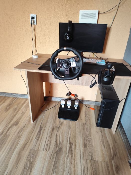 Vând volan Logitech 920