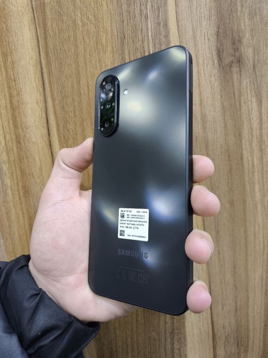 Самсунг а17 сотилади