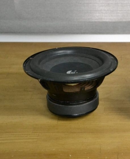 Logitech Z 2300 - difuzor subwoofer