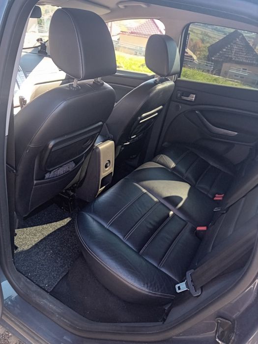 Vând Ford Kuga 2011