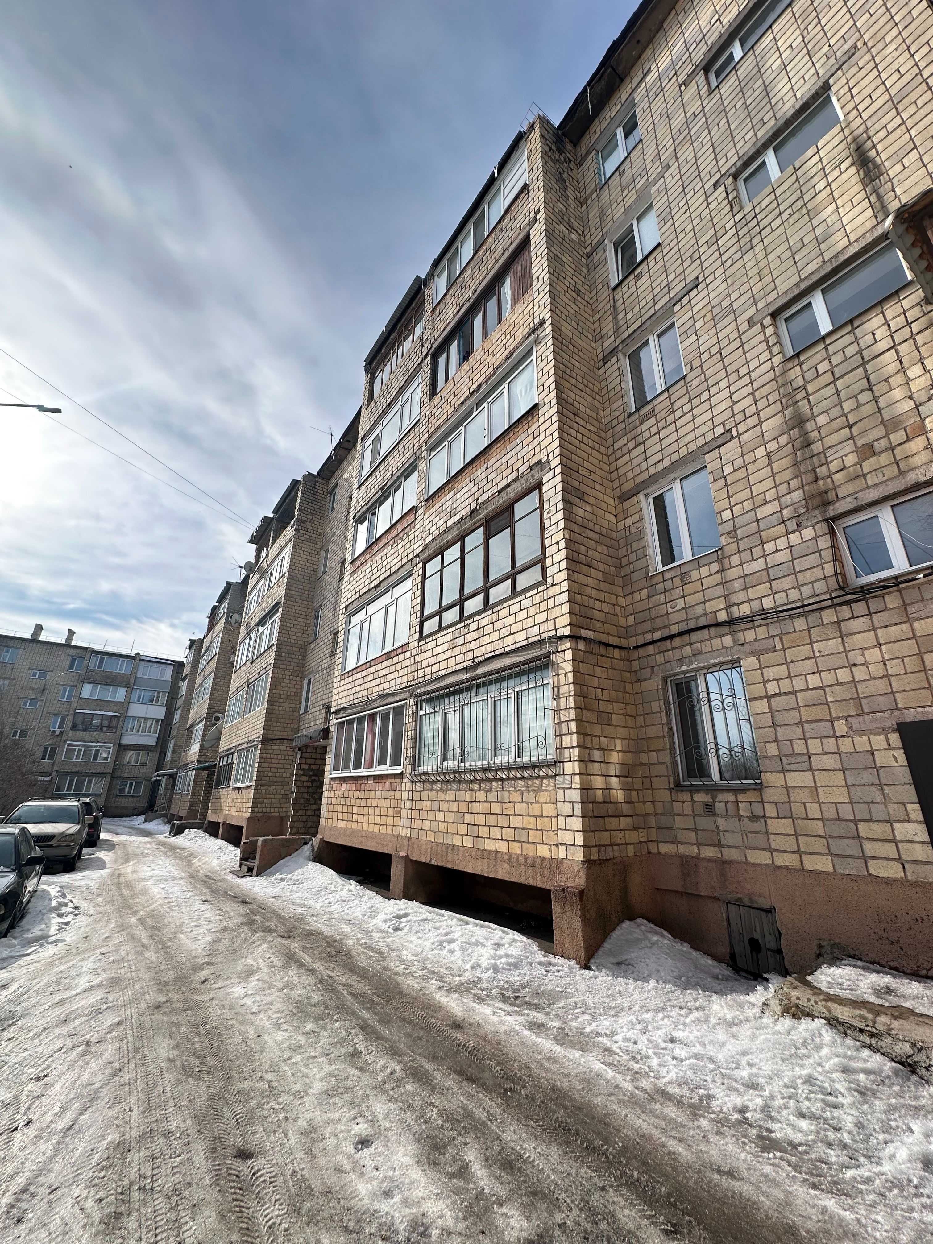 Двухкомнатная 54 м². Крамского 44/2. Кирпичный дом. 2-ой этаж из 5-ти