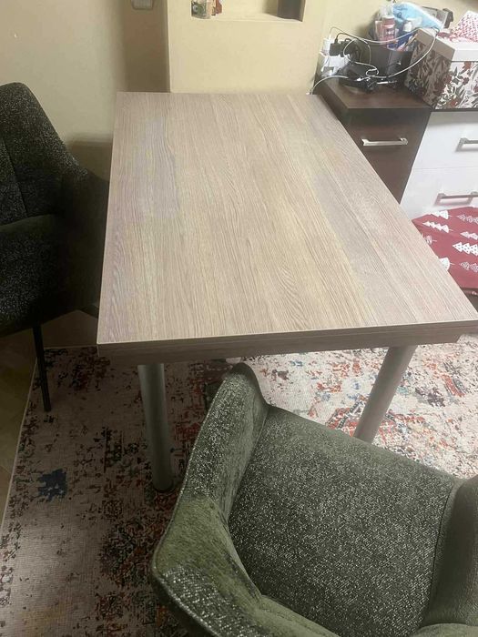 Кухненска маса за хранене