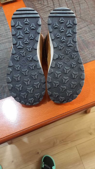 Маратонки Адидас и зимни обувки от Декатлон