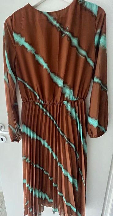 Rochie noua, eleganta, cu eticheta