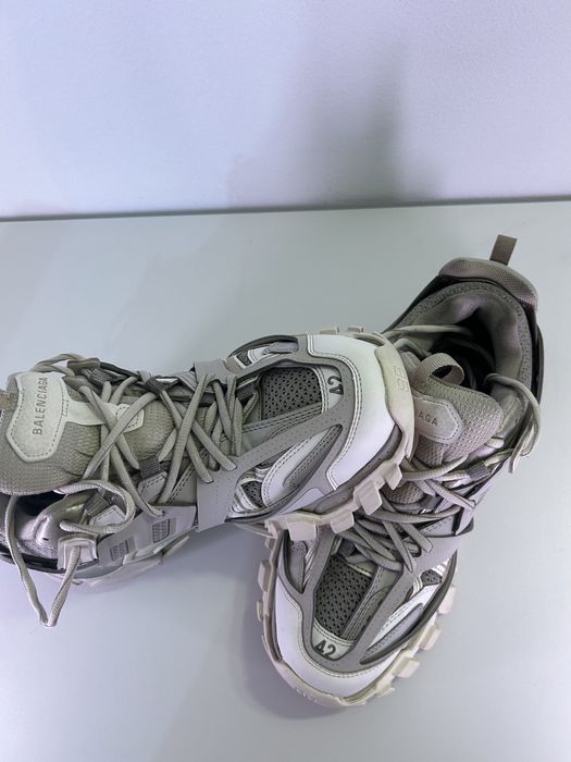 Balenciaga track