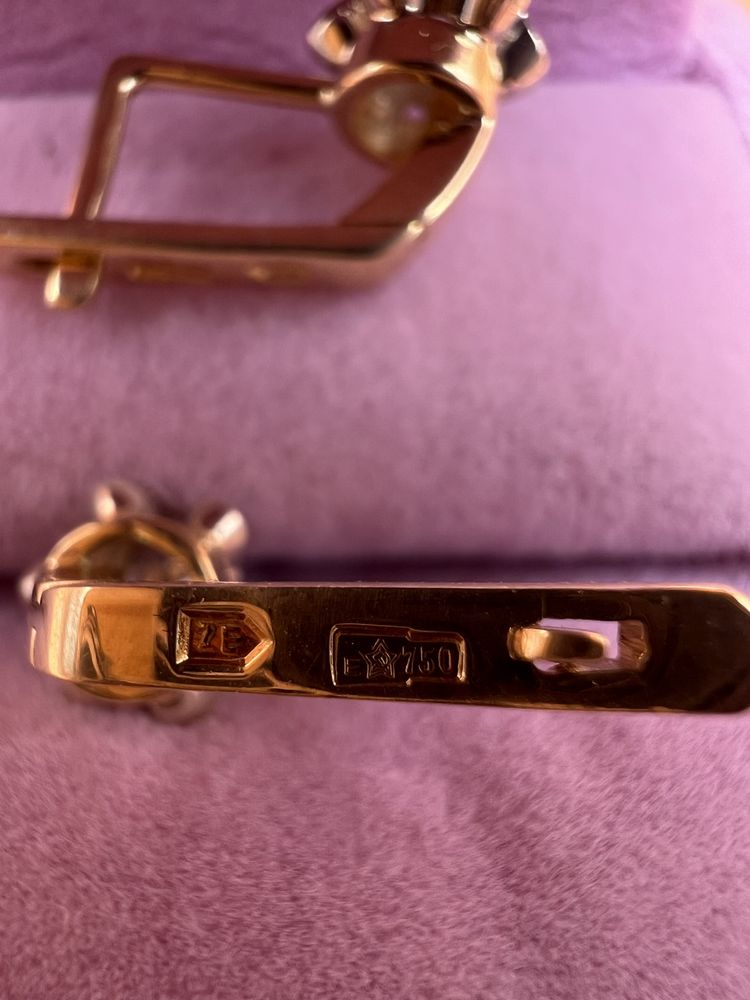Продам золотые серьги.