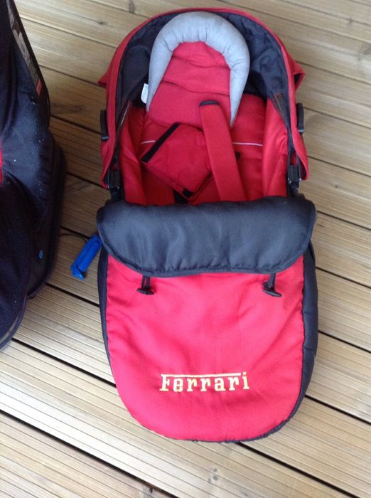 Landou Ferarri pentu bebelusi