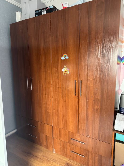 Шкаф для одежды.