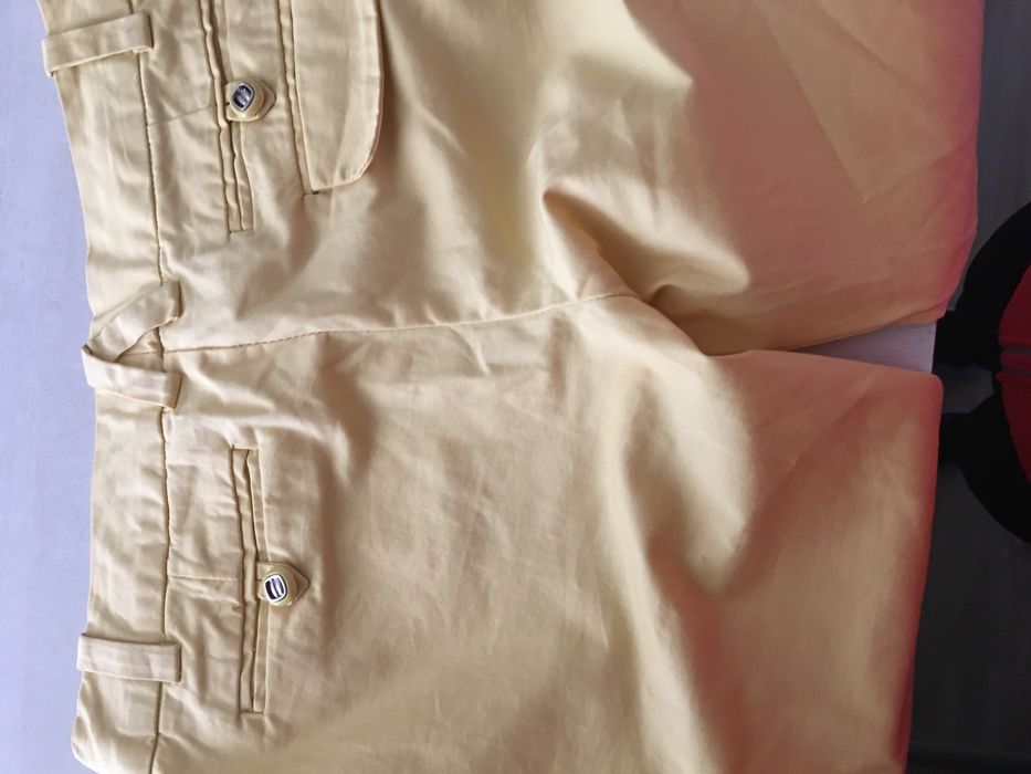 Нов светло жълт панталон с хубава кройка