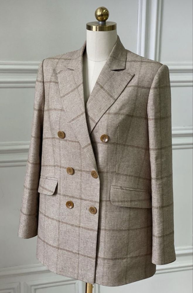 Новый жакет из льна Brunello Cucinelli