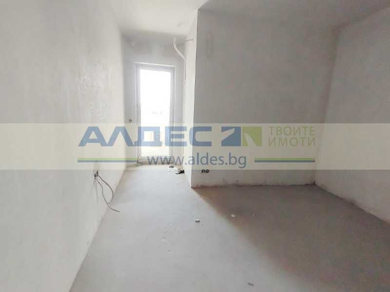 Продава се Тристаен апартамент в София, Хладилника - 158 кв.м за 2000 €/кв.м - Снимка #3