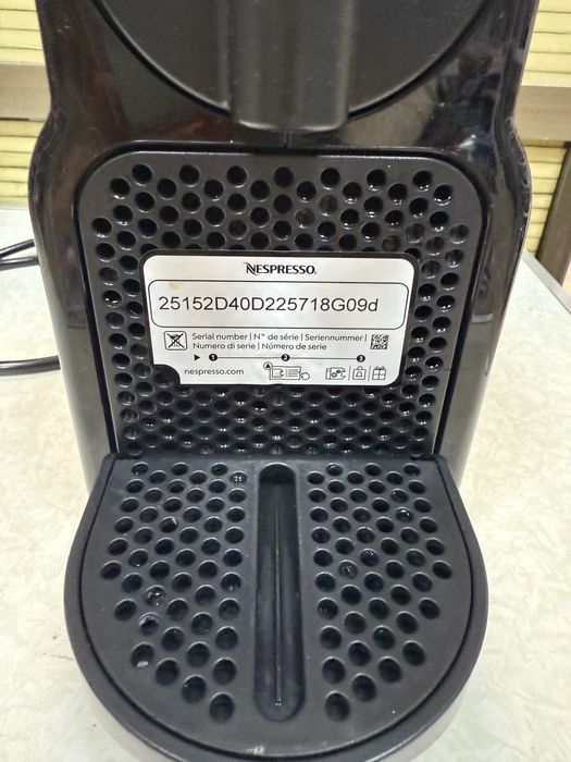 Кафемашина Nespresso Inissia Black