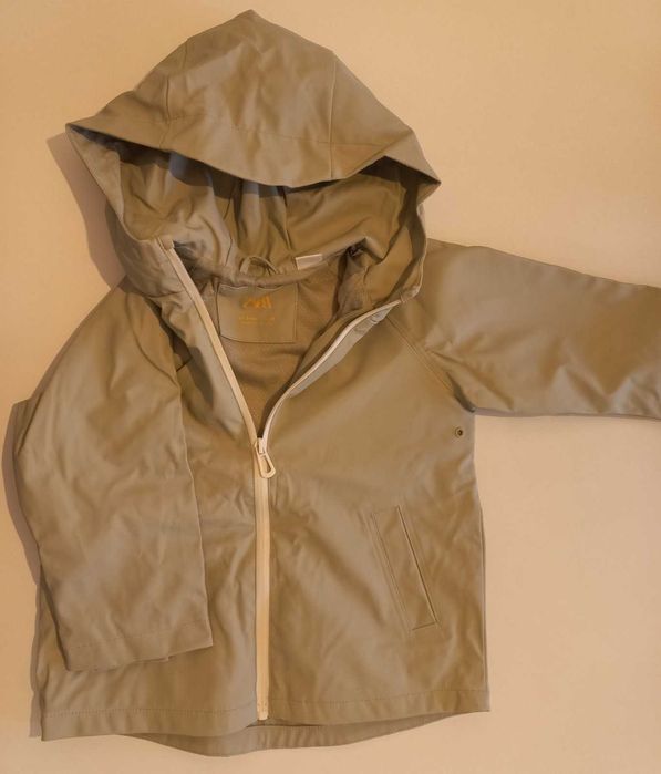 Непромокаем гумиран дъждобран, гумиран панталон water-repellen на Zara