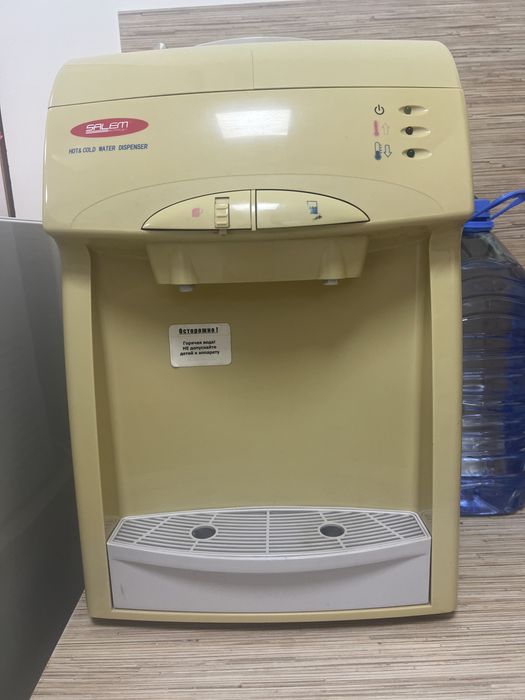 Подам диспенсер для воды