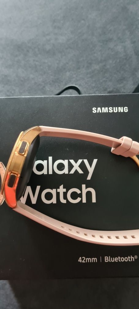 Samsung galaxy watch rose gold