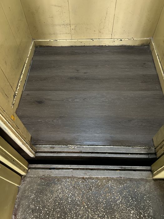 Облицоване на асансьори и други помещения.