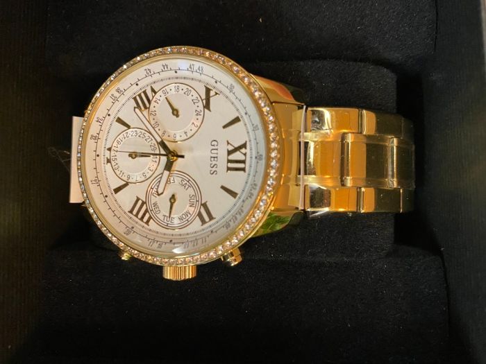 Ceas de dama, marca Guess original, nou, cumparat din Canada.