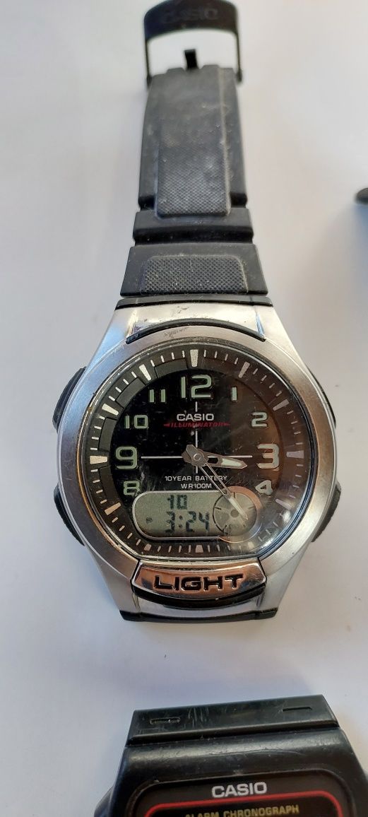 Vând ceasuri casio vintage retro