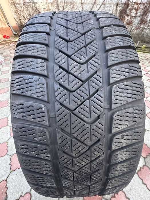 Anvelope iarnă Pirelli RSC 225/45/18 dot 2024