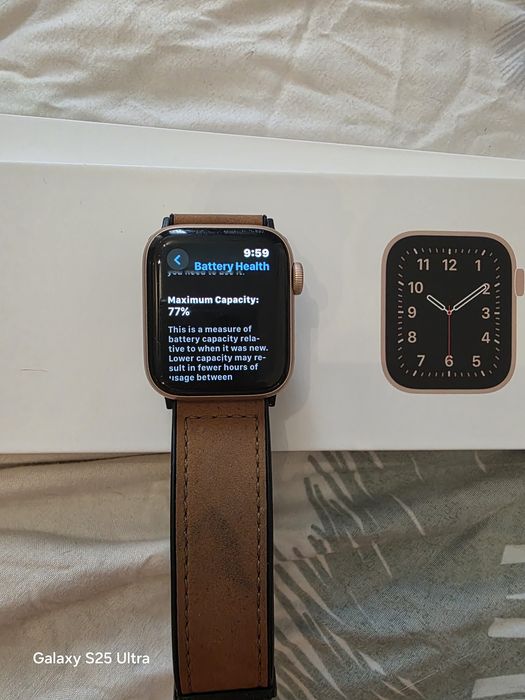 Часовник Apple Watch Se