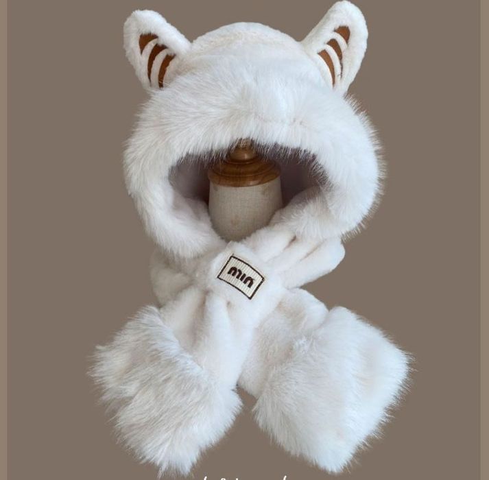 Шапка тёплая с ушками и шарфом