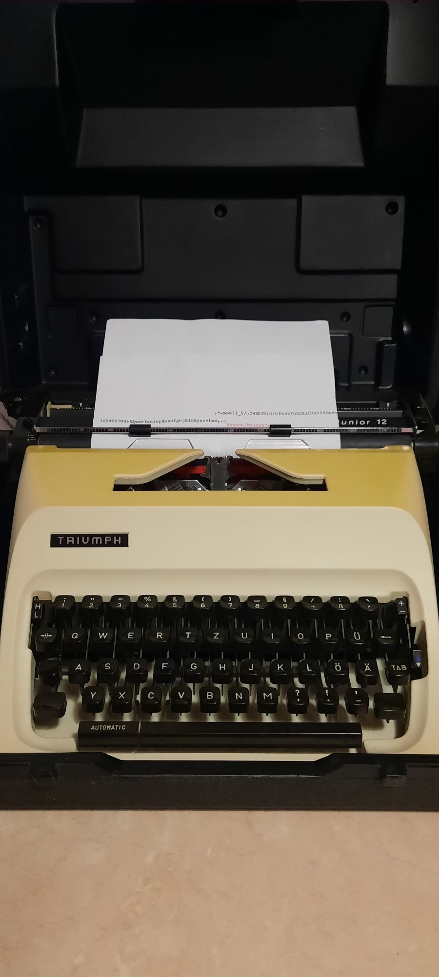 Mașină de scris Triumph Junior 12 impecabilă