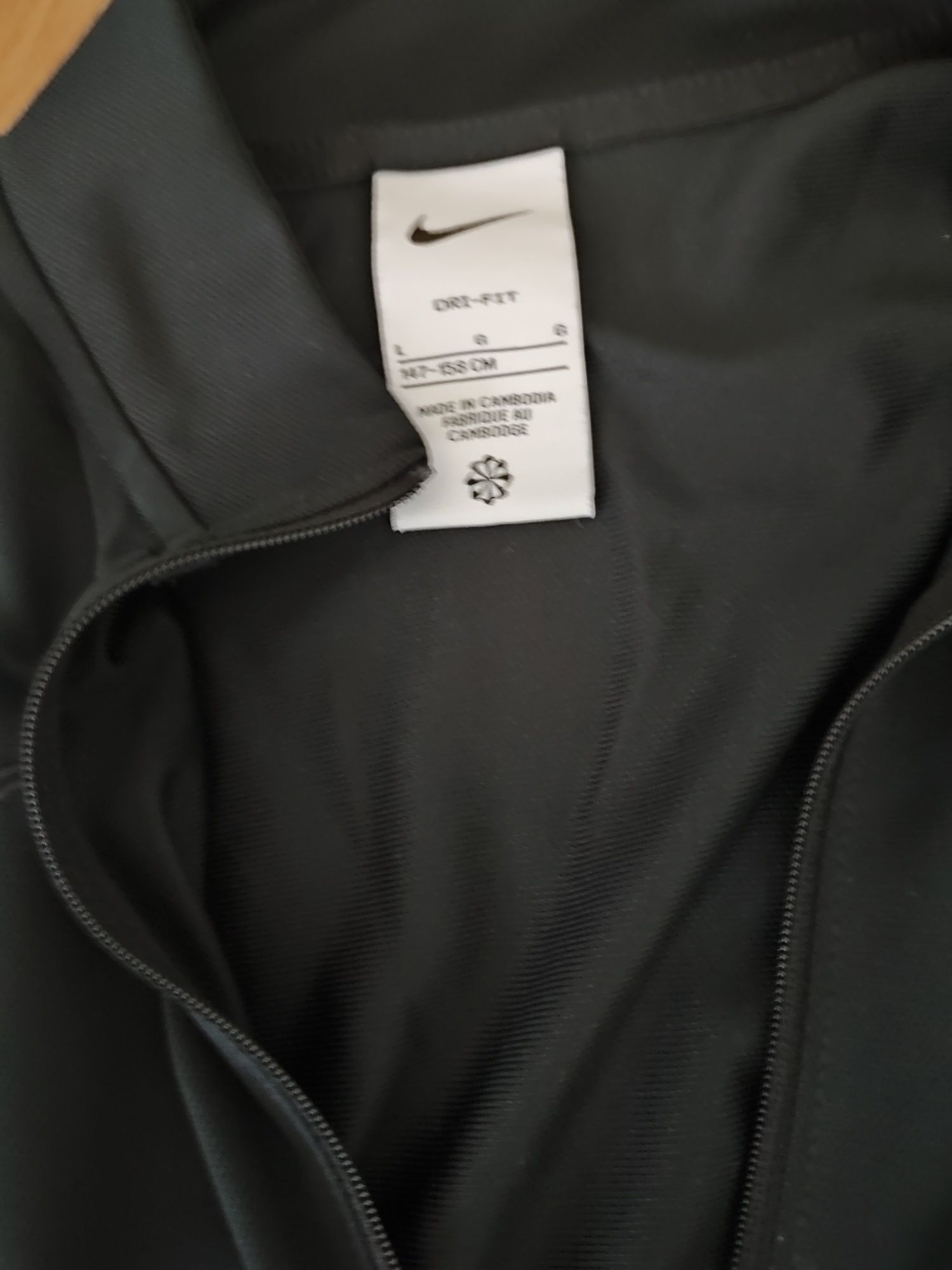 Nike комплект размер L 147-158 ново
