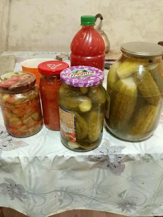 Продаю соленые огурцы,салат осенний,лечо,огонек
