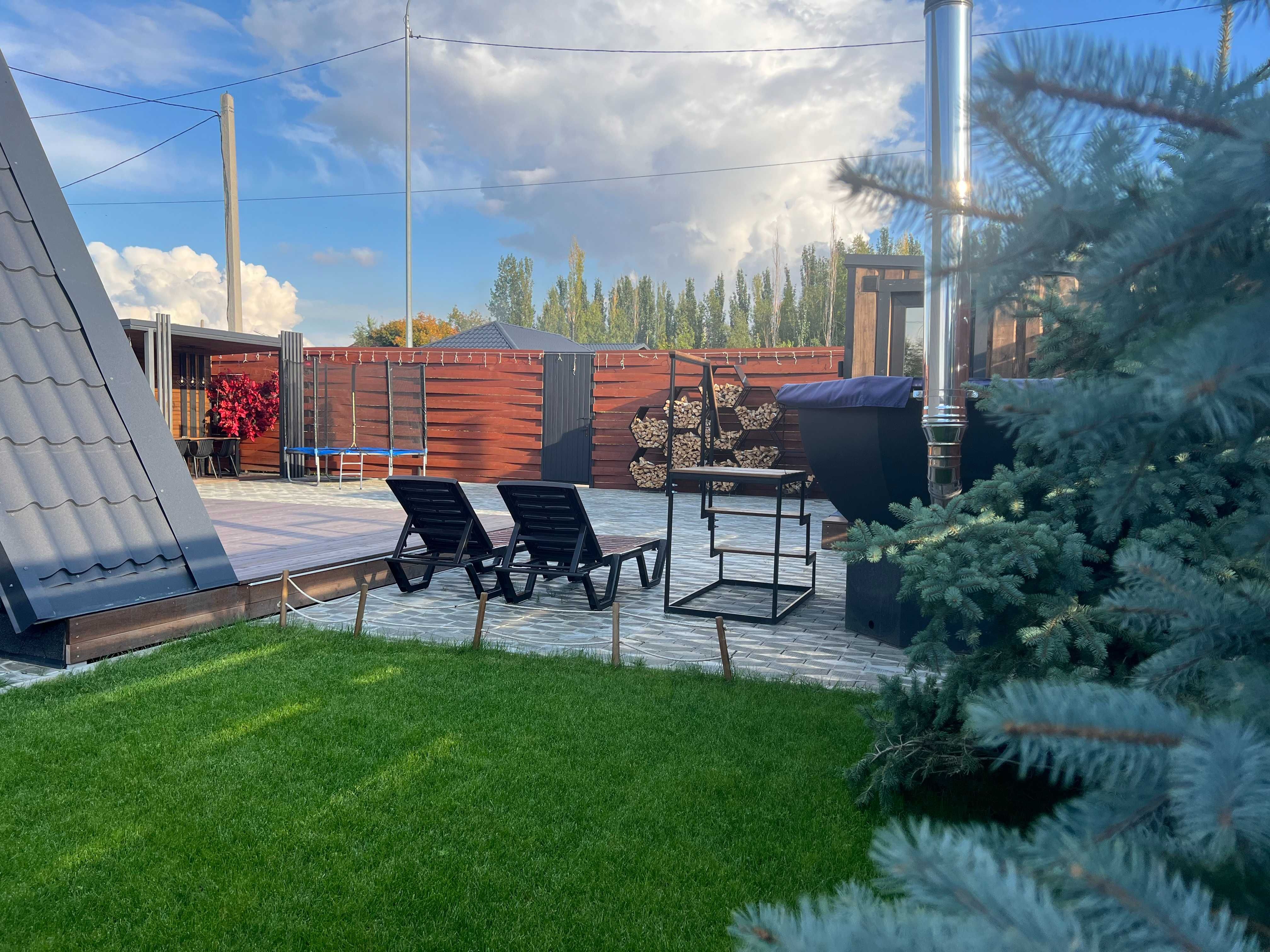 Дом в стиле A-frame (приватная територия)