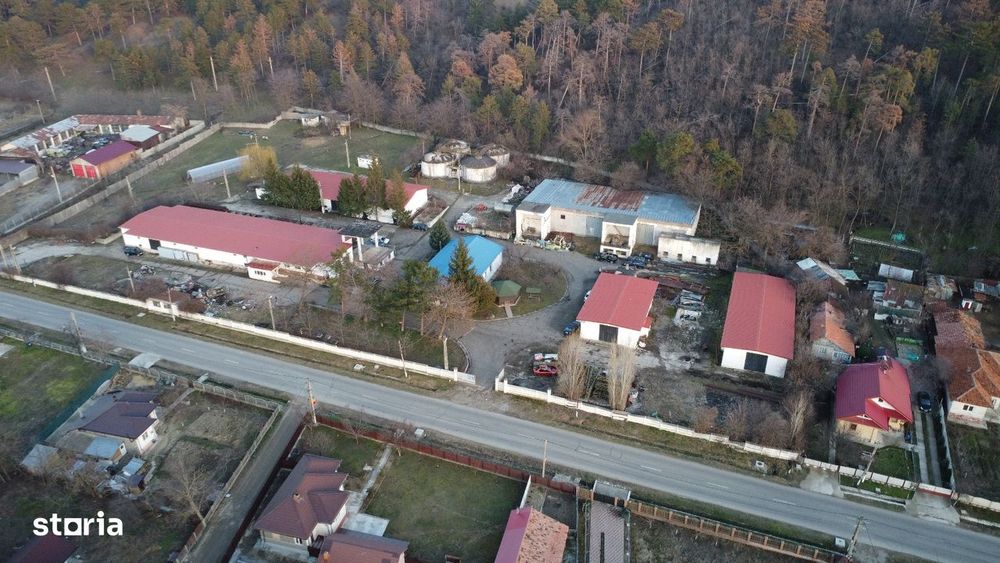 Teren intravilan , hale, birouri , deschidere 120ml.