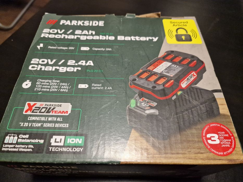 Parkside: acumulator 2Ah și încărcător 2.4A