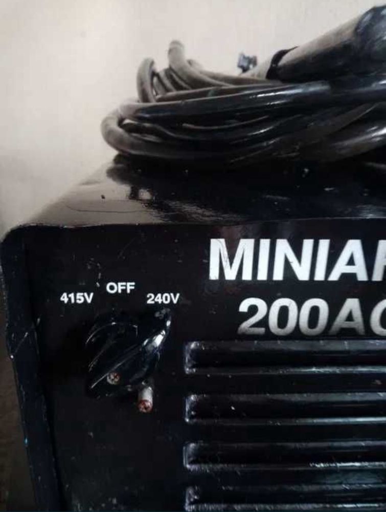 Електрожен AC-DC 200ампера профи машина внос от АнГЛИЯ