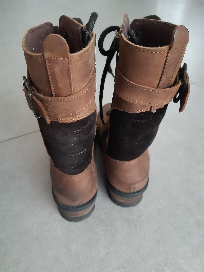 Ghete piele cu siret