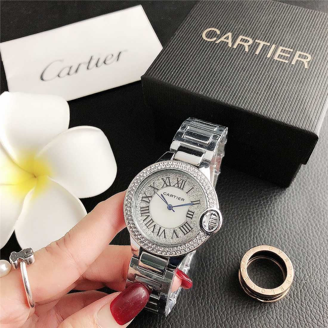 Луксозен дамски ръчен часовник CARTIER. Ръчен водоустойчив часовник.