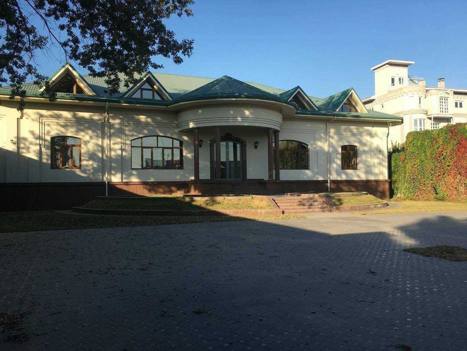 Центре Лабзак 1500 м2 Резиденция 20 соток  Буз-Су. Авторский проект