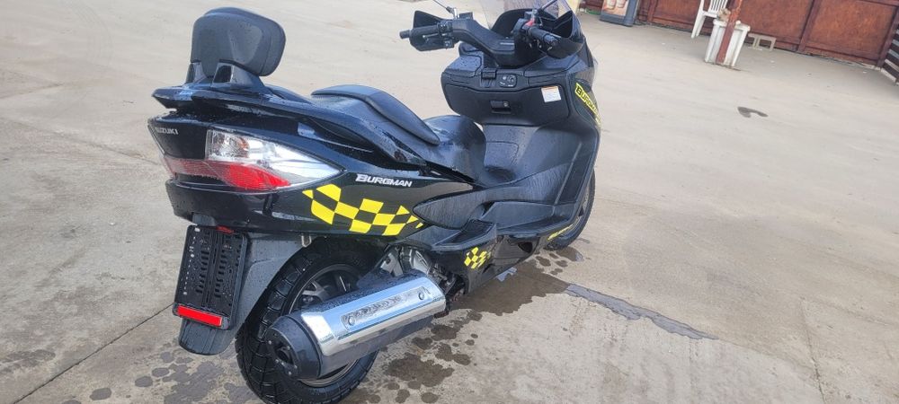 Suzuki Burgman 400