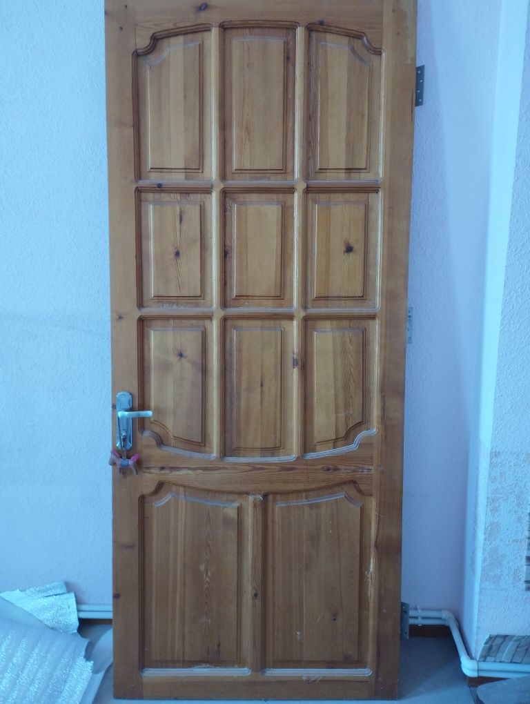 Б/у Ёгоч эшиклар сотилади