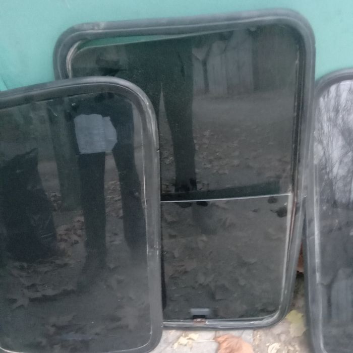 Продам боковые стекла на дамас