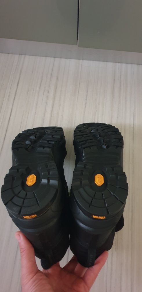 Salewa Gore - Tex Vibram / 46.5 /30.5см ОРИГИНАЛ! Мъжки спортни обувки