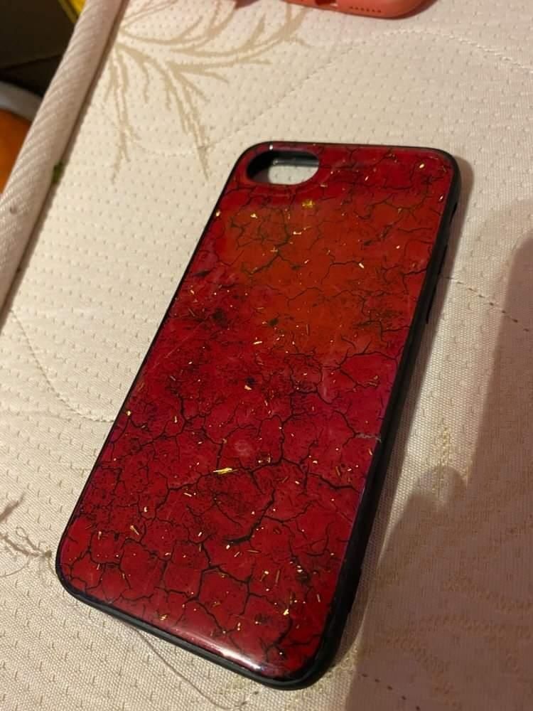 Продават се case за Iphone