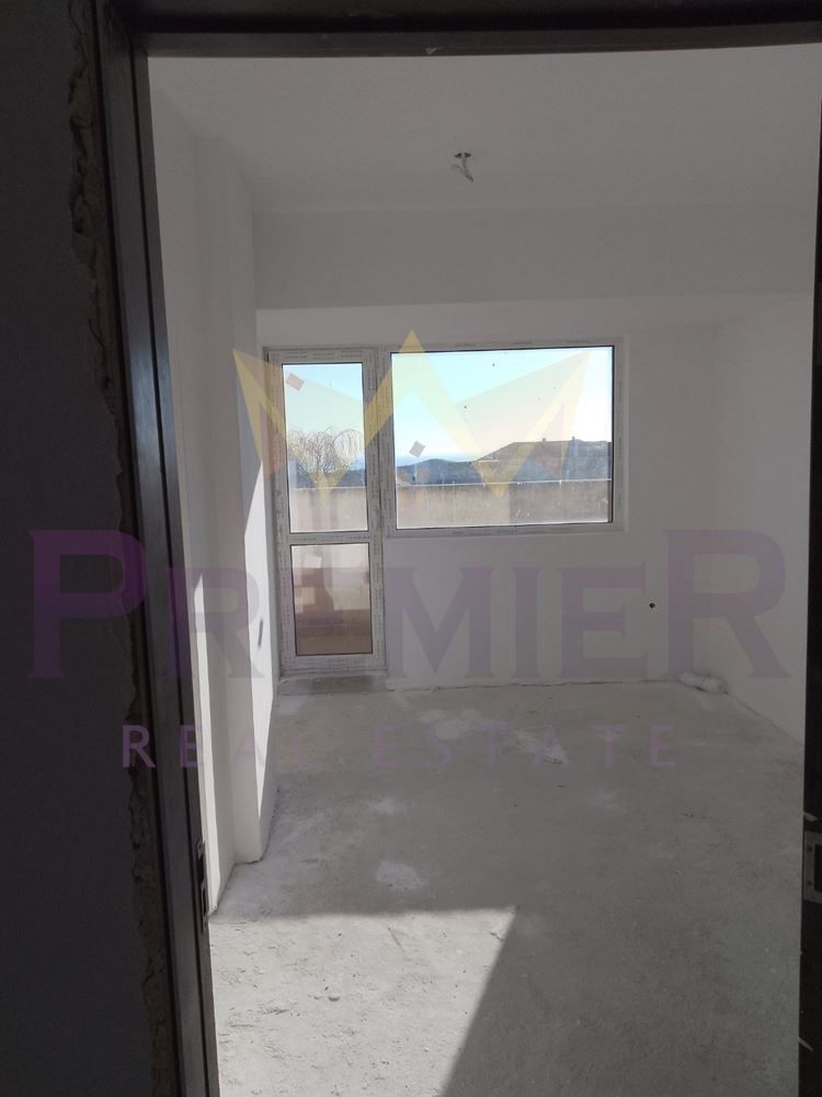 Продава се Тристаен апартамент в Каварна - 83 кв.м за 880 €/кв.м - Снимка #11