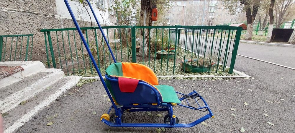 Продам санки детские