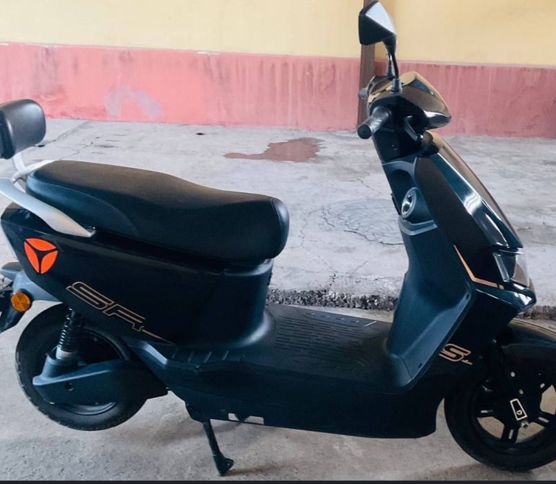 Yadea ruibin skuter obmen s22 plus, honor 400 pro, iphone 13 pro