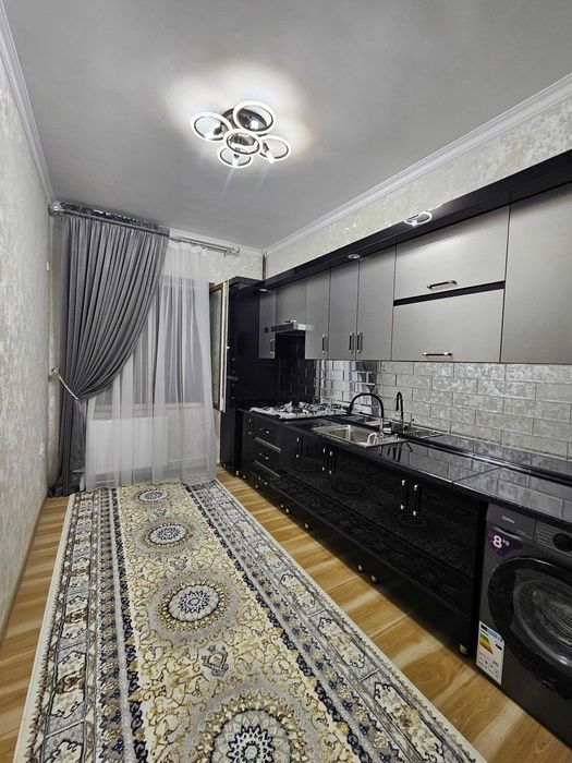 Buxoroda kvaritira uy xonadon sotiladi 3 xonali 84m² 3-qavat.