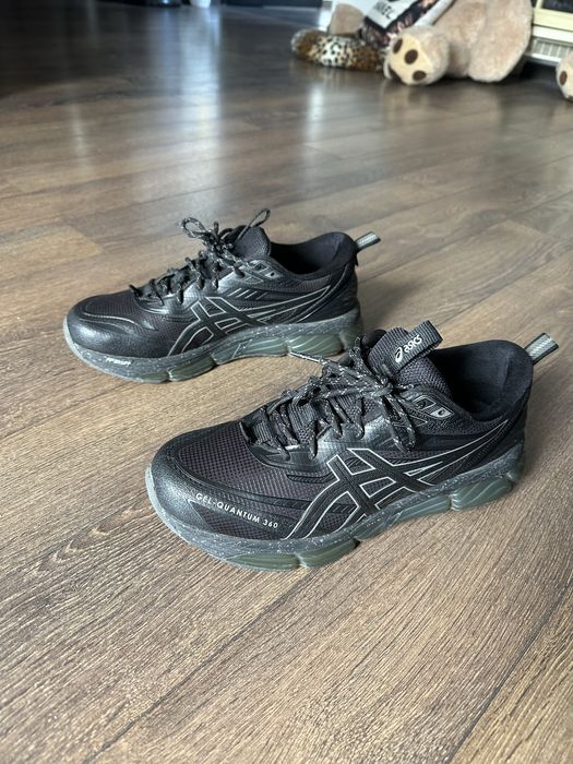 Обувки Asics като нови