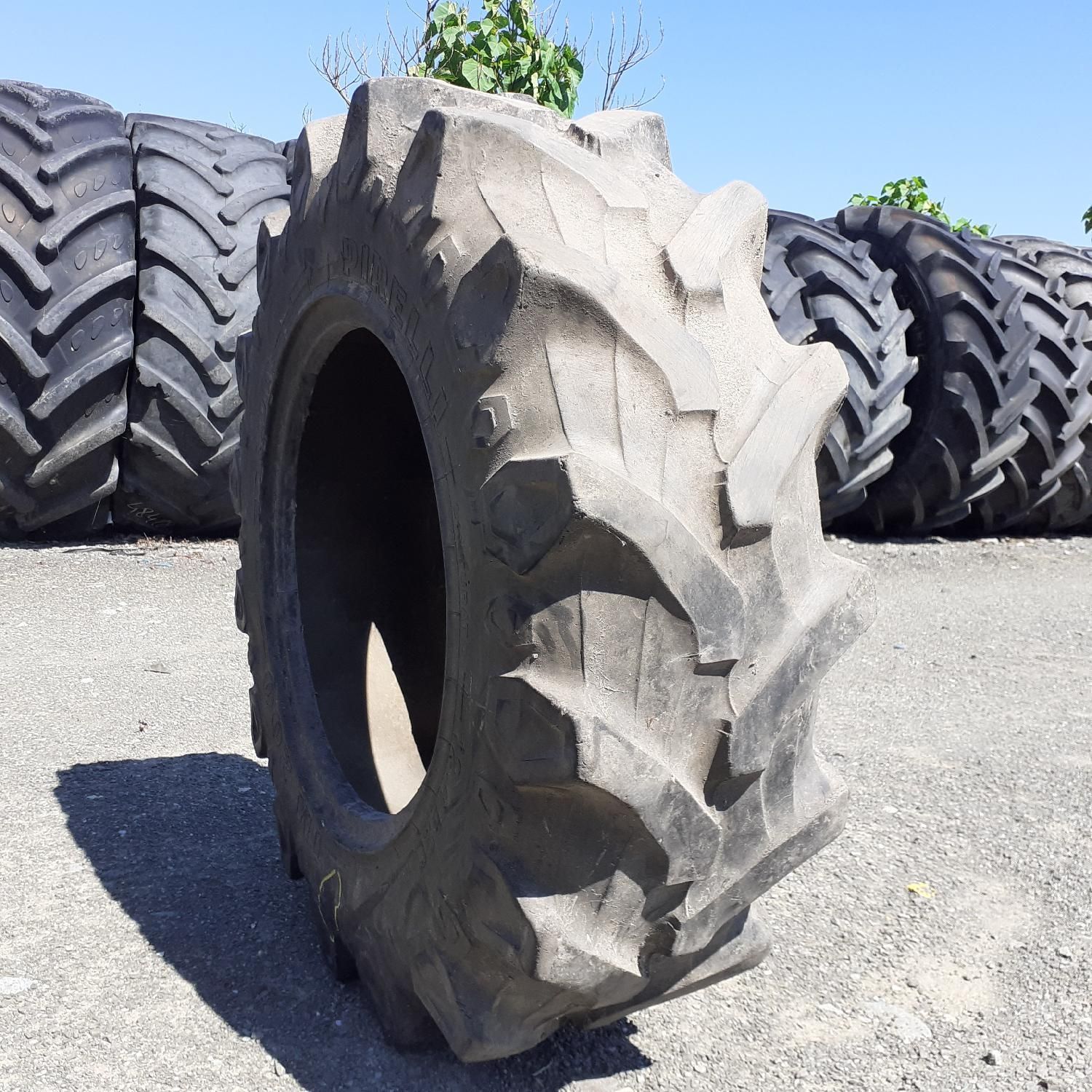 Cauciucuri 12.4R20 Pirelli Anvelope Tractor Second Hand