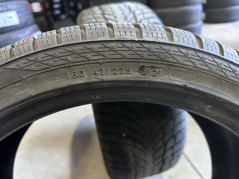 225/40/18 NOKIAN 2бр